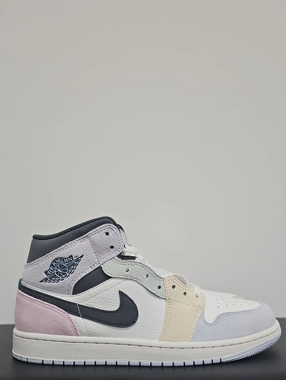 Brand New Air Jordan 1 Mid SE 'Sail Pastels' Size Men's 9.5 Sku IB7110 100